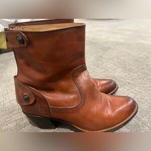 Frye womens 8 brown leather mid boot